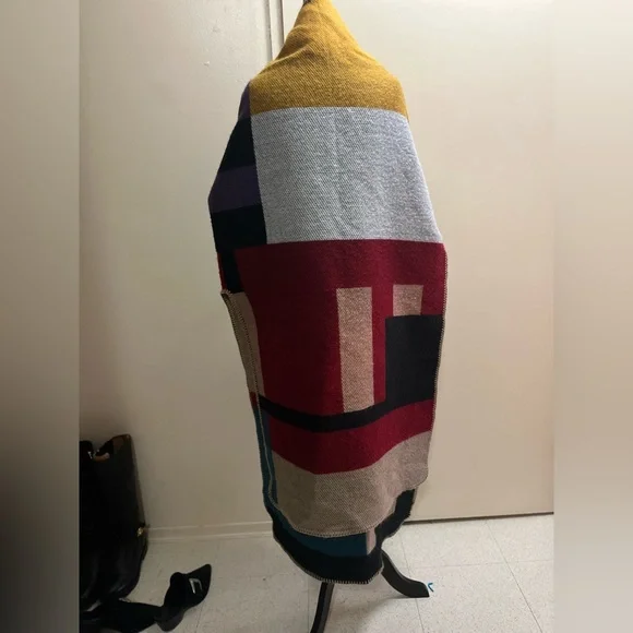 Shawl - Picture 7 of 8